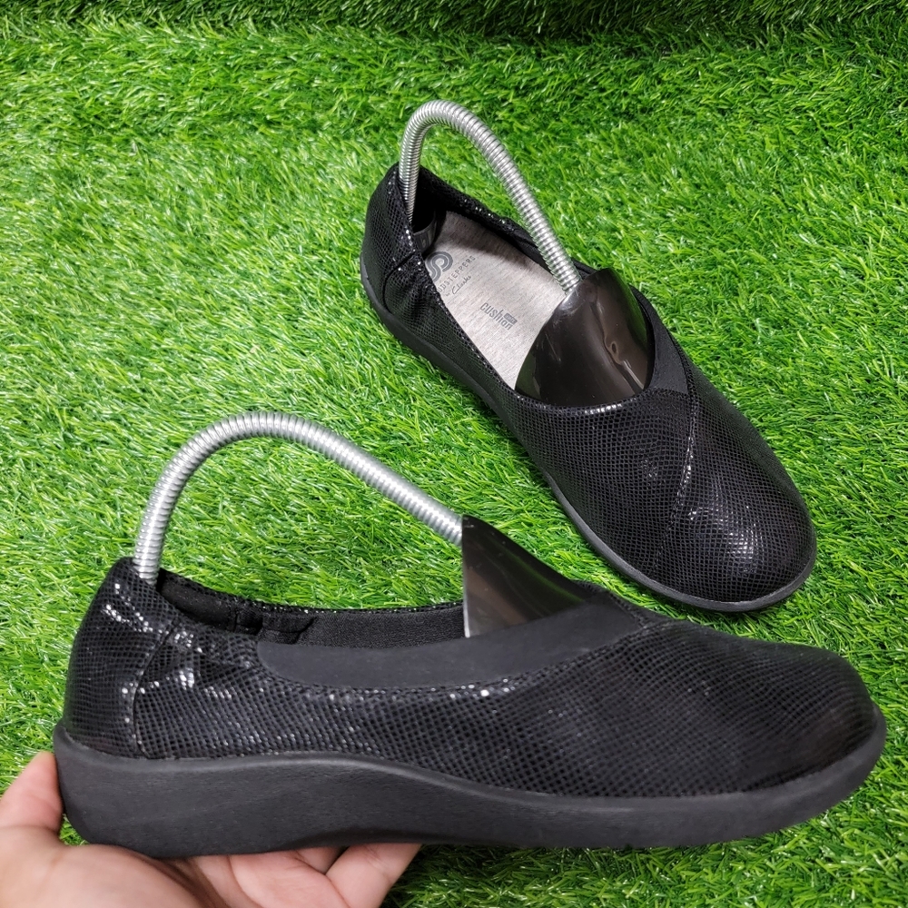 Clarks Shoes (H2)